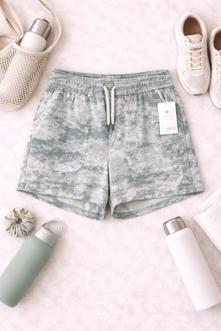 NWT Athleta Women's Farallon Pull-On Lounge Shorts Fog Camo Coast Grey Size 1X